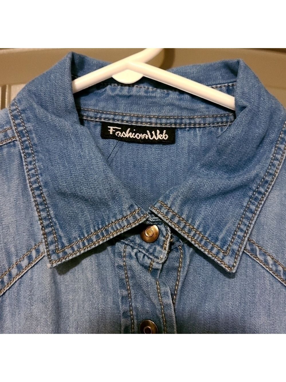 Fashion Web Medium Wash Denim Western Pearl Snap Shirt Faded Blue Chambray Top - Picture 5 of 9
